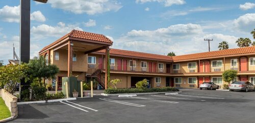 Rodeway Inn Carson - Los Angeles South, Забронировать Мини-отель Карсон Большой Лос-Анджелес