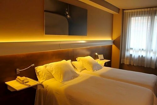 Silken Monumental Naranco, Забронировать Отель Отели Овьедо 4 звезды, 4*