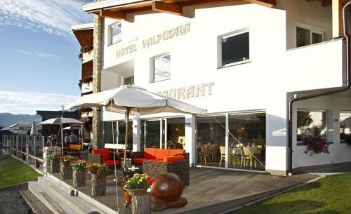 Hotel Valpudra, Забронировать Отель Отели Сельва-ди-Валь-Гардена 3 звезды, рядом с Подъемник 53 Сотсазлонг, 3*