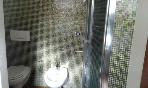 B&B Paradiso, Забронировать Отель «постель и завтрак» Отели Лорето с парковкой, рядом с Базилика Святая хижина, Парковка