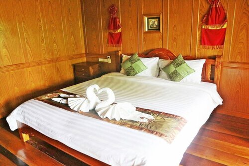 Baan Baitan Resort, Забронировать Курортный отель Отели провинции Районг с парковкой, Парковка