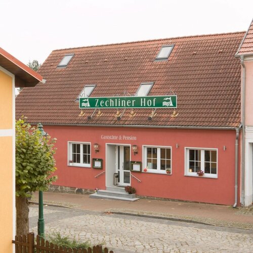 Pension Zechliner Hof, Забронировать Гостевой дом Отели Мекленбург-Померания с парковкой, Парковка