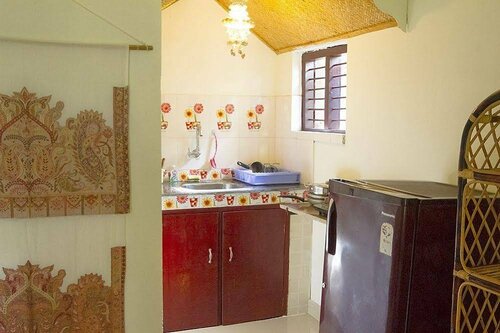Magnolia Guesthouse Varkala, Varaa Matkakoti Hotellit New Delhi uima-altaalla, Uima-allas