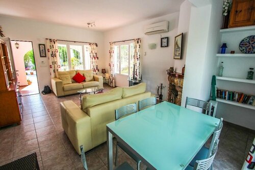 Susana - this lovely detached holiday property in Moraira, Забронировать Отель Отели Коста-де-Валенсии с парковкой, Парковка