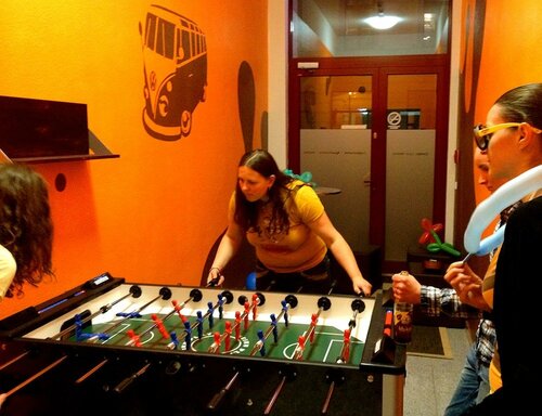 Wombats City Hostel Leipzig, Забронировать Хостел Хостелы Лейпцига, рядом с Academixer Cabaret, Хостел