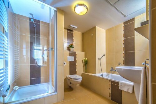 Duna Hotel, Prenota Hotel Paks 