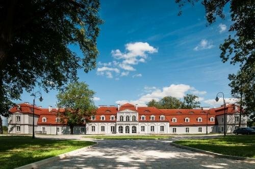 Pałac Domaniowski Resort & Conference, Забронировать Отель Радом 