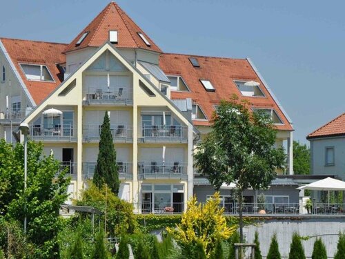 Traube am See, Book Hotel Moos Lake Constance