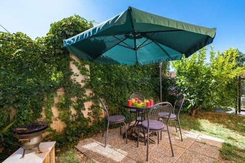 Quiet Apartment with garden near Sea