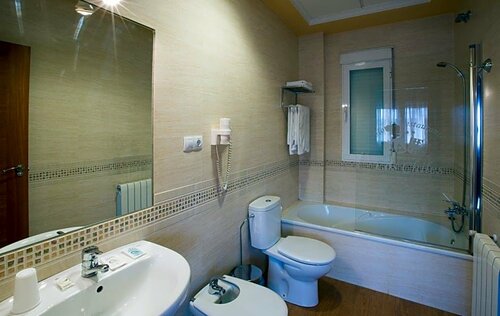 Hotel los Chiles, Забронировать Отель Отели Вильянуэва-дель-Арсобиспо с бассейном, Бассейн