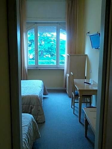 Hotel Cremona Viale, Забронировать Отель Кремона Ломбардия