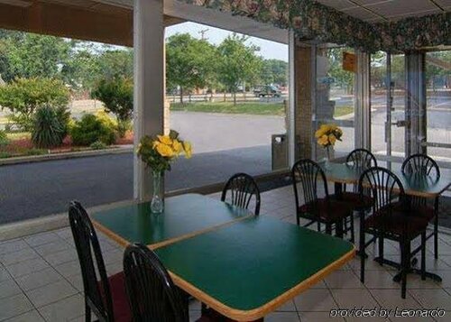 Econo Lodge Takoma Park, Забронировать Отель Вашингтон Округ Колумбия