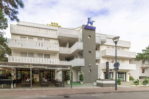 Hotel Airone, Забронировать Отель Отели Бибионе-Пинеда с парковкой, Парковка