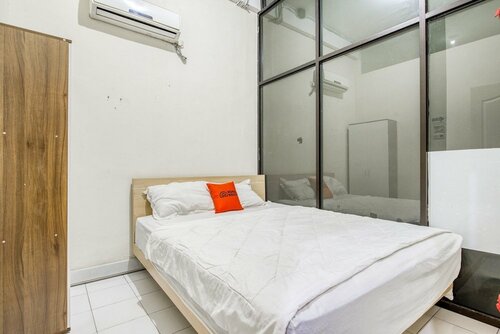 Koolkost Syariah Capsule Homestay Kedungdoro, Rezerwuj Hotel Hotele w Surabaja z parkingiem, w pobliżu Sharp Bamboo Monument, Parking