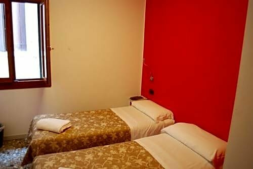 Hotel San Geremia, Забронировать Отель Каннареджо Венеция