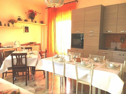 Piazza Grande, Book Hotel Hoteller i Gela med morgenmad, Morgenmad