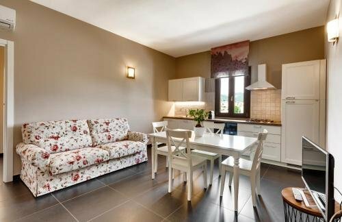 Aruciméli Rural Resort, Забронировать Курортный отель Отели Джарратана с парковкой, Парковка