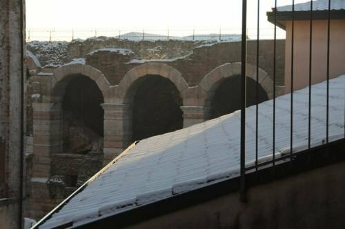 B&B Quo Vadis Arena, Забронировать Отель исторический центр Верона, рядом с Castelvecchio Bridge