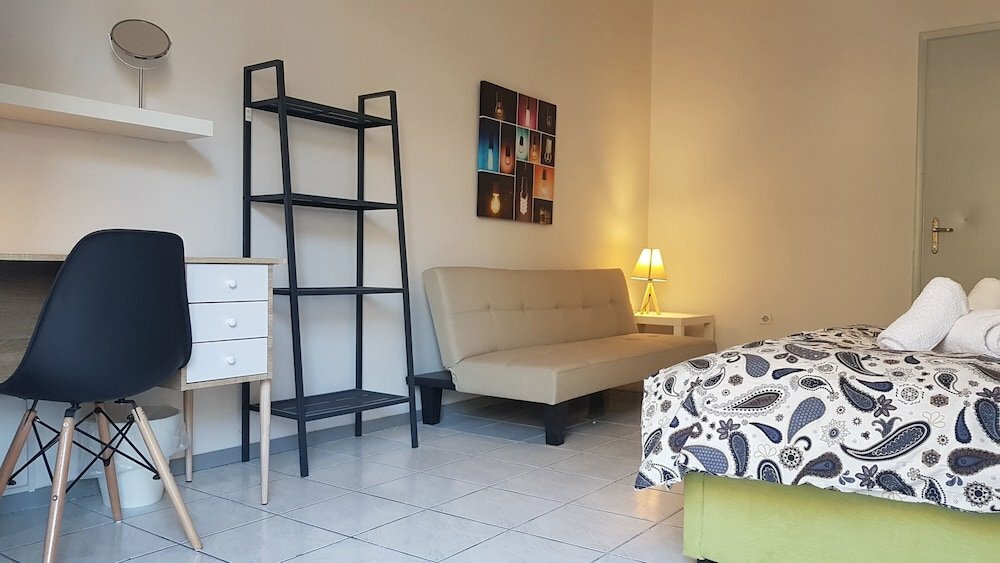 Erra - Carmine - Athens Center, 150m², 6 Bd, 3 Bath