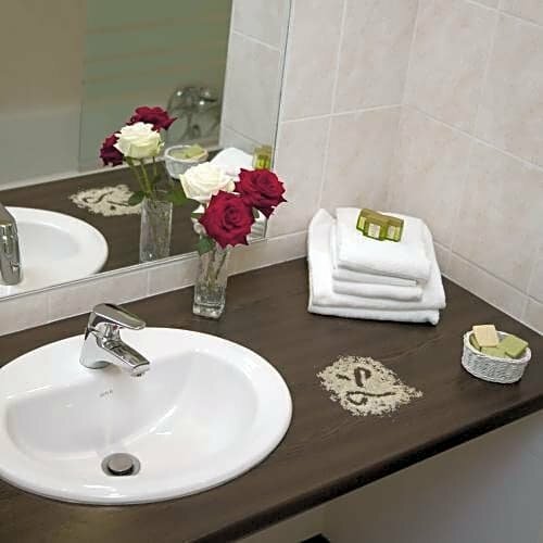 Logis Le Relais de Fusies, Забронировать Отель Лакон Tarn