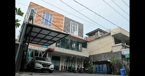 RedDoorz Plus @ Cakranegara, Rezerwuj Hotel Mataram Lombok