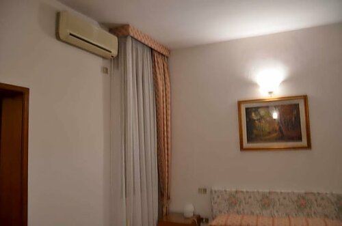 Hotel Arcella, Забронировать Отель Падуя Венето, рядом с Церковь Отшельников