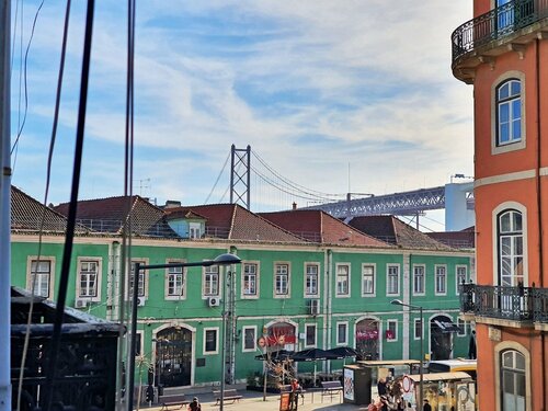 C&O Guest House Lisbon, Забронировать Гостевой дом Alcantra Лиссабон, рядом с Музей Carris
