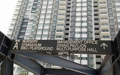 Del's Guesthouse, Rezerwuj Hotel Hotele w Labu z Parkingiem, Parking