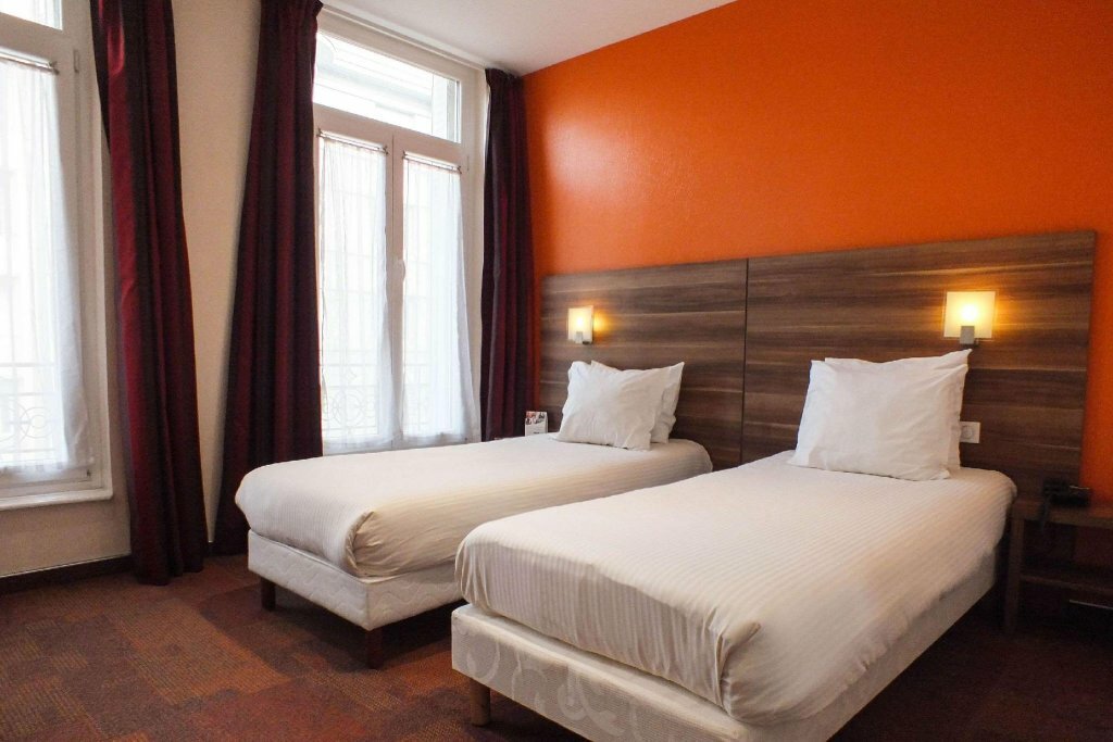 Cecil' hotel