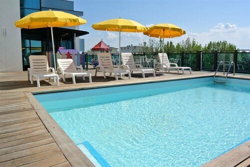 Hotel Mirage, Забронировать Отель Отели Равенны с бассейном, Бассейн