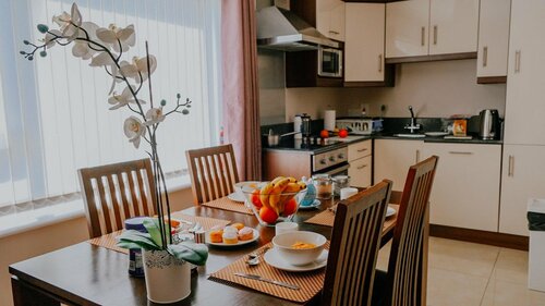 Five Lamps Suites, Book Condo Hotel Apart‑Hotels in Leinster, Condo Hotel