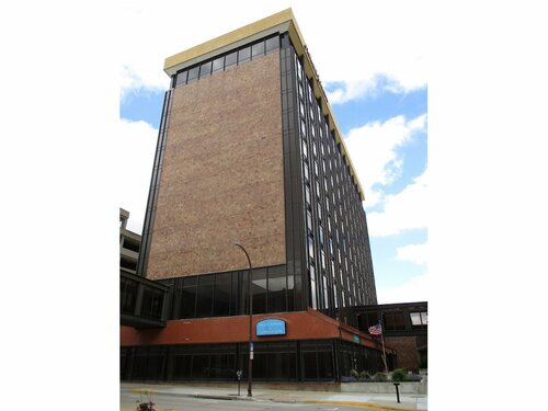 Sioux City Hotel & Conference Center, Забронировать Отель Сиу-Сити Айова, рядом с MercyOne Siouxland Medical Center