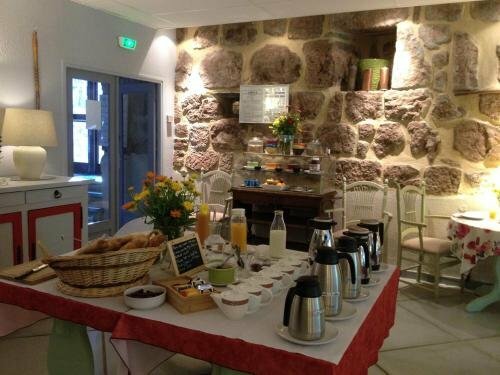 Domaine du Lac Ferrand, Book Hotel Hoteller i Rhône-Alps med parkering, Parkering