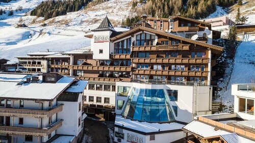 Alpenbad Hotel Hohenhaus, Забронировать Отель Отели Тироля с парковкой, Парковка