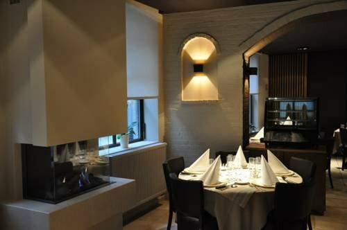 Hotel Brasserie De Beiaard, Забронировать Отель Тору Bruges Woodland