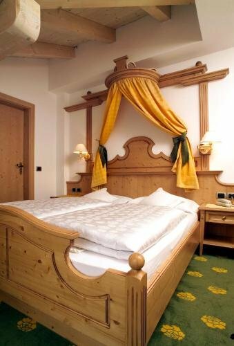 Hotel Flora, Забронировать Отель Сельва-ди-Валь-Гардена 
