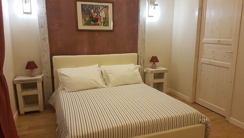 Corso 211 Beds & Suites, Забронировать Отель Отели Неаполя с парковкой, рядом с Bourbon Tunnel, Парковка