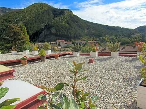 Fifi Moulin, Book Hotel Hoteller i Rhône-Alps med parkering, Parkering