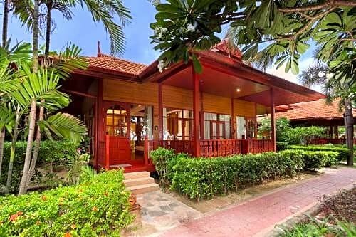 P. P. Erawan Palms Resort