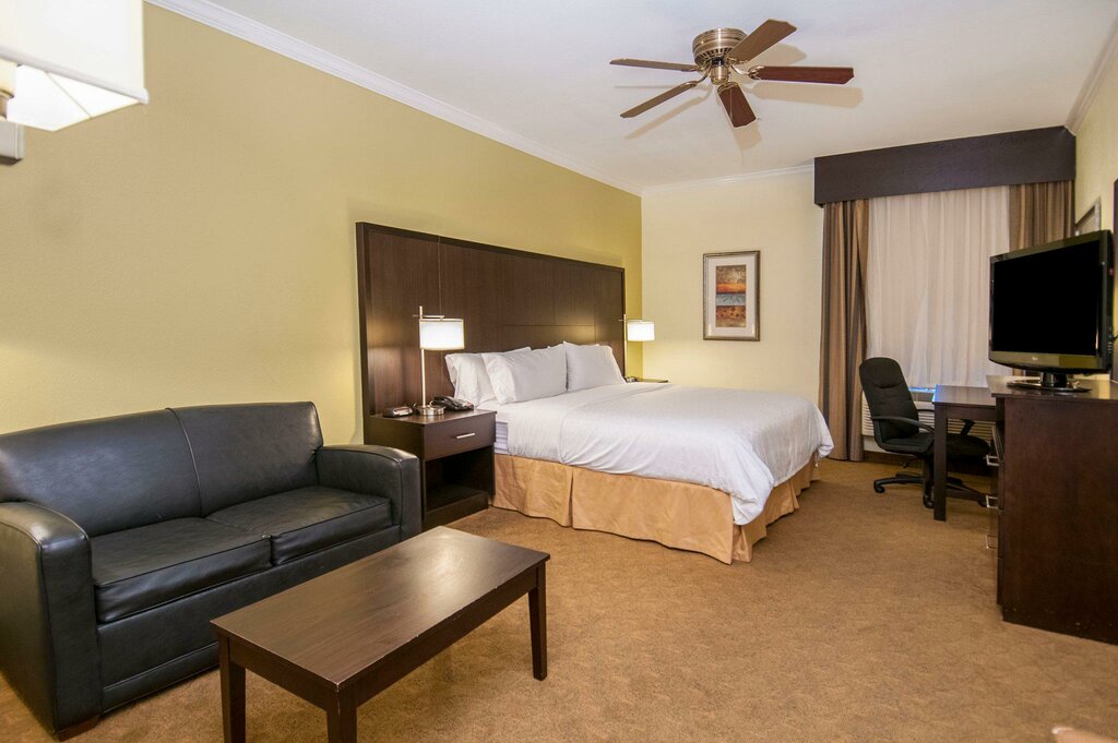 Holiday Inn Express & Suites