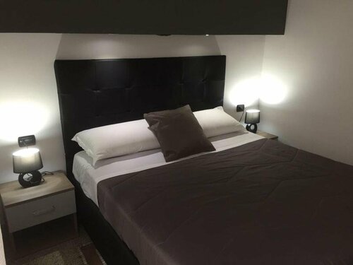 MB95 - Mezzocannone Luxurious Bed&Breakfast, Забронировать Отель «постель и завтрак» Отели Неаполя с парковкой, рядом с Музей университета науки и искусств, Парковка