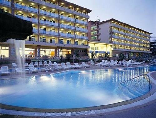 Отель 4R Gran Regina, Забронировать Отель Отели Tarragonès 4 звезды, 4*