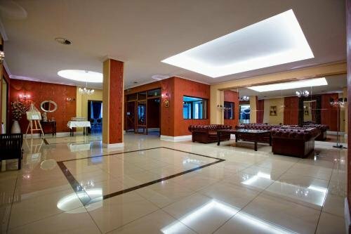 Hotel Gold, Забронировать Отель Отели Дембица с парковкой, Парковка