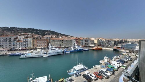 Hôtel Lorque Bleue, Забронировать Отель Сет Étang de Thau, рядом с Центр современного искусства региона Окситания