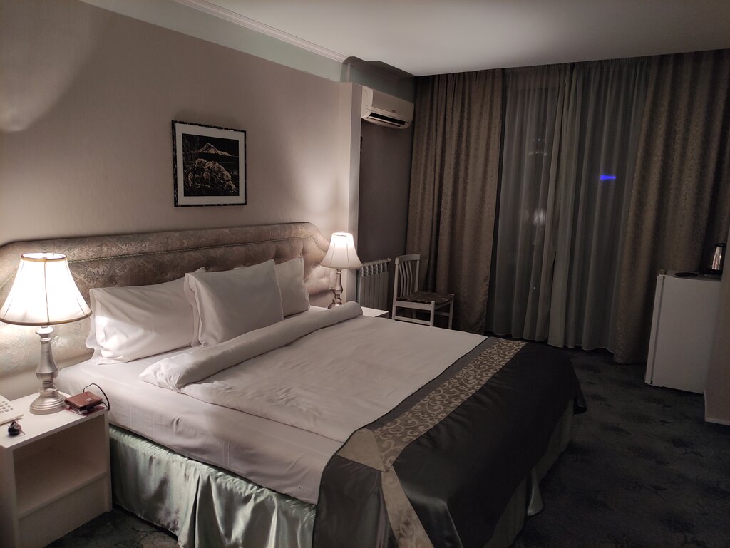 Shirak Hotel