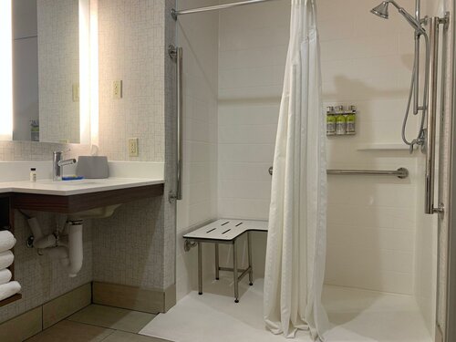Holiday Inn Express Hotel & Suites Franklin-Oil City by IHG, Buchen Sie Hotel Oil City 
