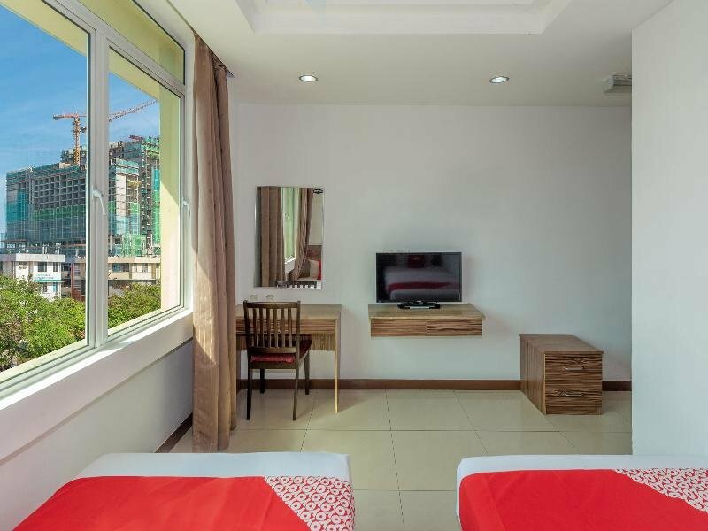 OYO 216 La Viva Hotel