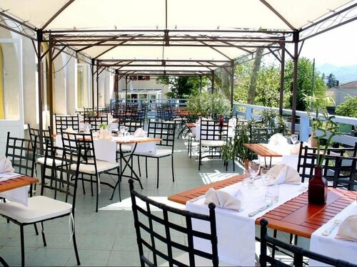 Logis Hôtel Restaurant Le Castel Fleuri, Забронировать Отель Сен-Жан-ан-Руаян Vercors