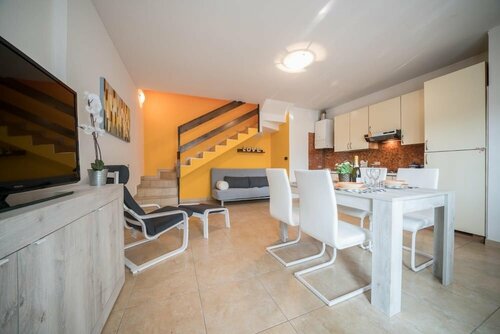 Bright Apartments Sirmione -Sorgente Pool 1, Забронировать Апартаменты/квартира Отели Ломбардии с парковкой, Парковка