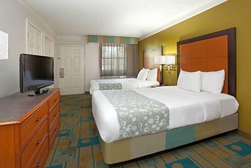 La Quinta Inn Denver Central, Забронировать Отель Отели Денвера с бассейном, рядом с Мост «Миллениум», Бассейн